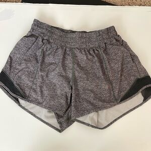 Lululemon hotty hot short 4”.